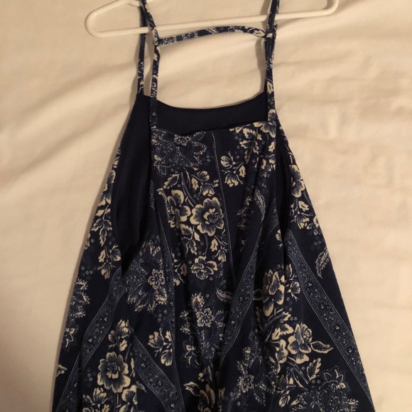 Floral tank - Picture 3 of 4